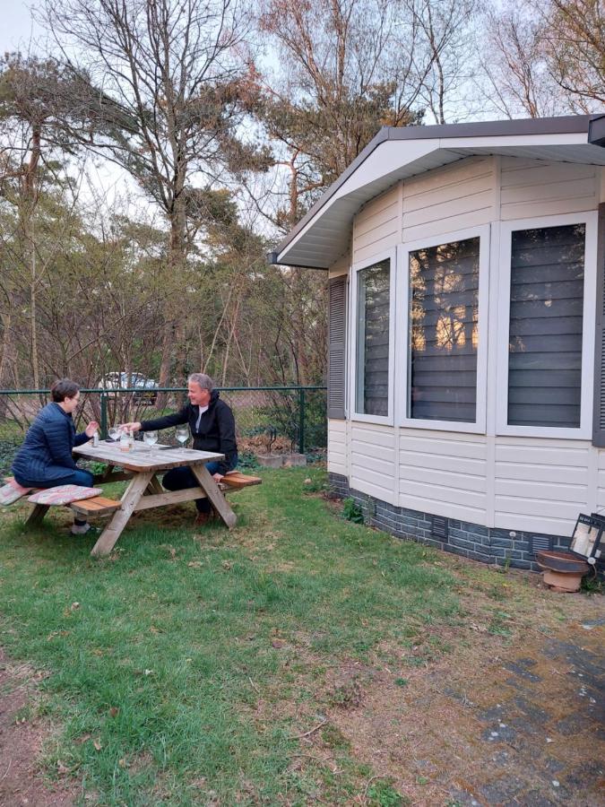 Ruim En Gezellig Chalet Voor 2 Personen Op De Veluwe Recreatiepark De Oude Driest Putten Εξωτερικό φωτογραφία